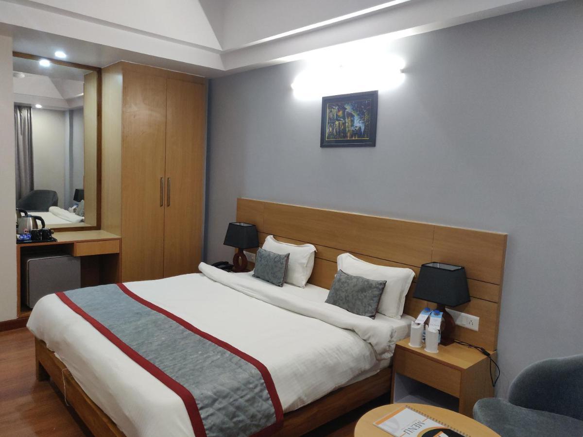 Hotel Sarvin Lucknow Luaran gambar
