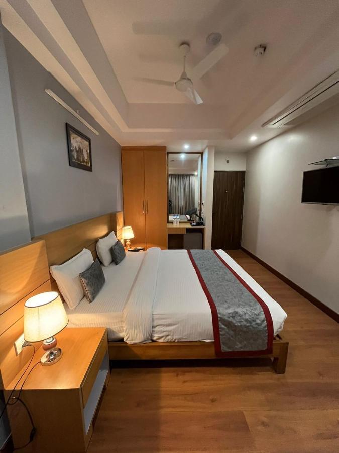 Hotel Sarvin Lucknow Luaran gambar